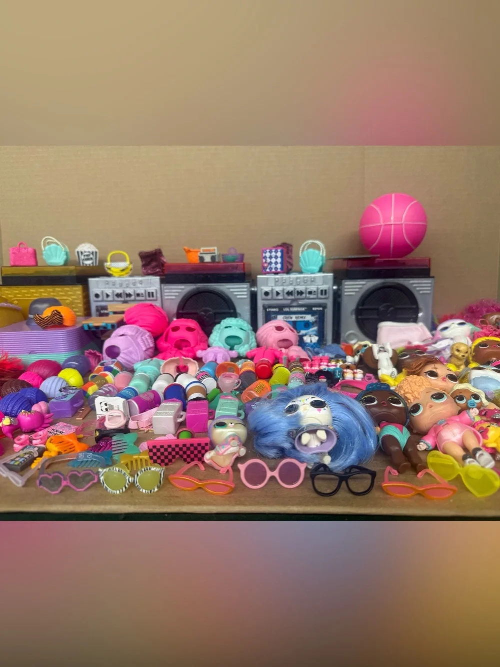 Awesome!!  L.O.L. Surprise! Dolls & Accessories Bulk !!!!